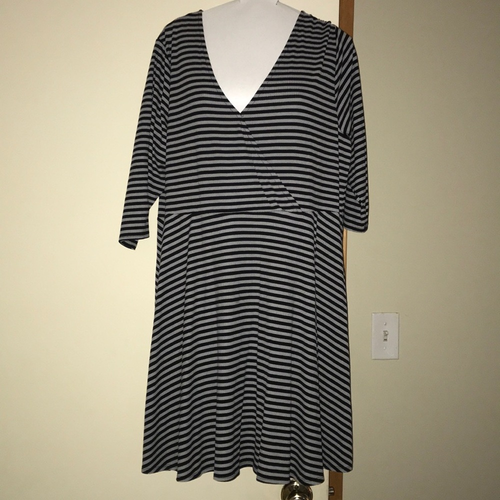 Plus size love,Fire striped v-neck dress